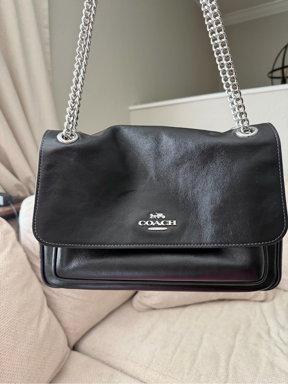 Coach Elodie Black Leather Shoulder& Crossbody Bag with Silver Chain - Picture 4 of 8